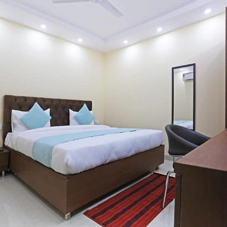 Hotel Mannat Bhera Enclave Neu-Delhi Exterior foto