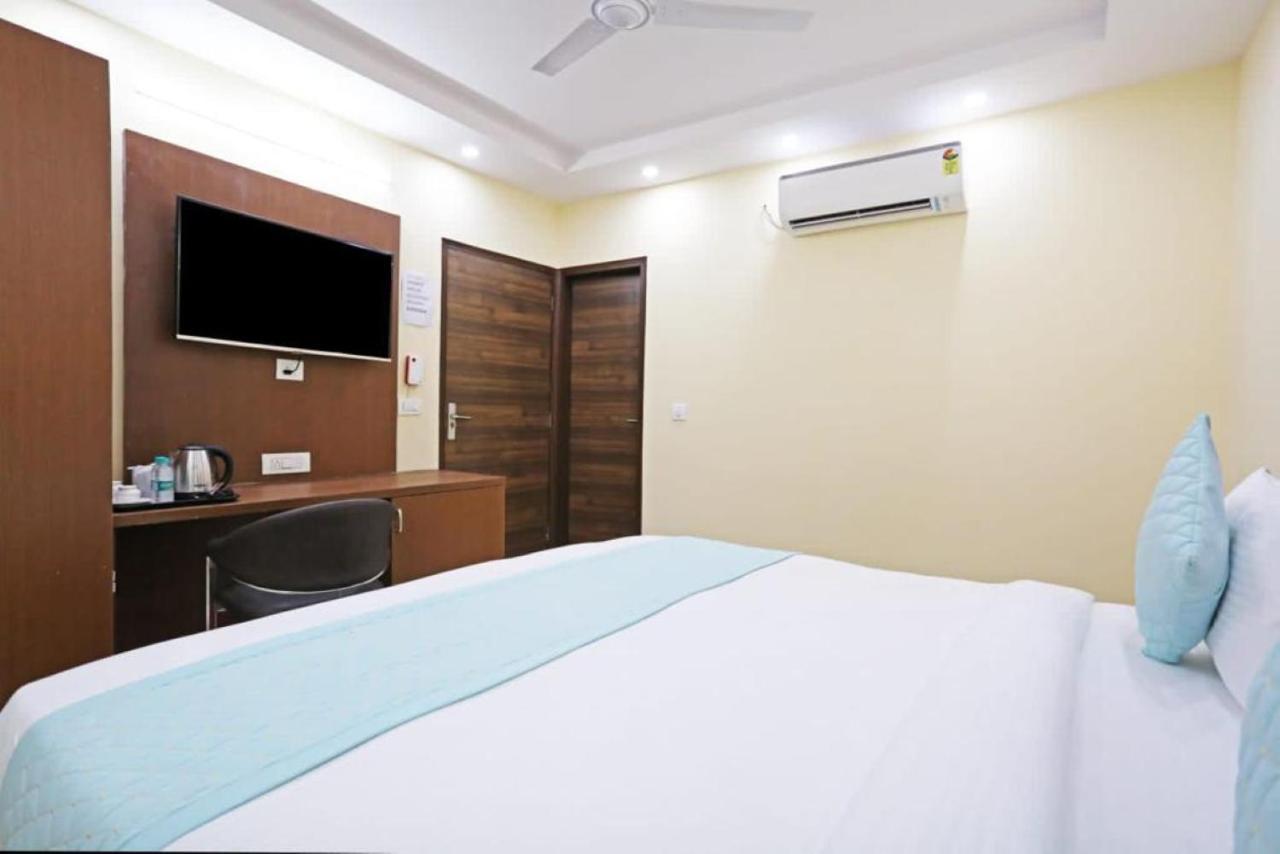 Hotel Mannat Bhera Enclave Neu-Delhi Exterior foto
