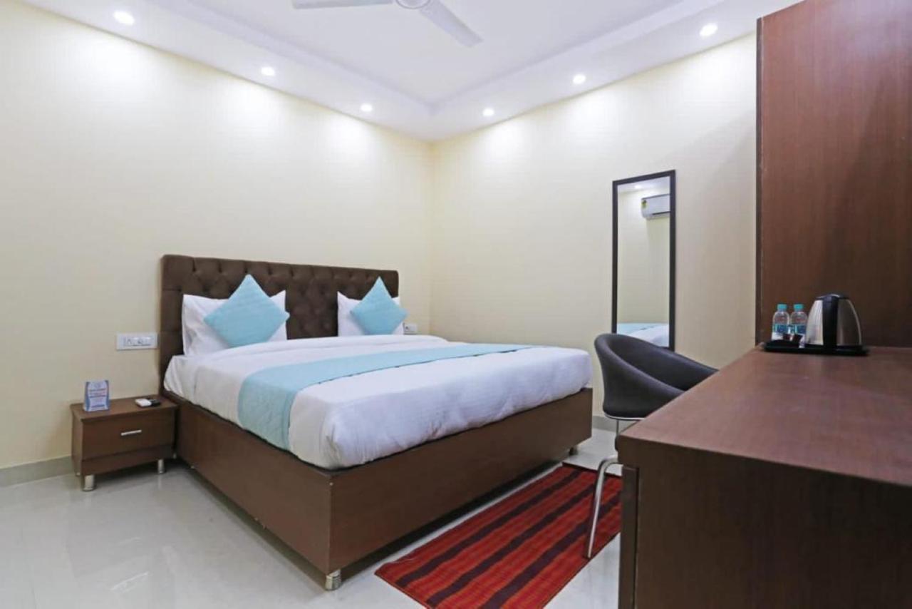 Hotel Mannat Bhera Enclave Neu-Delhi Exterior foto