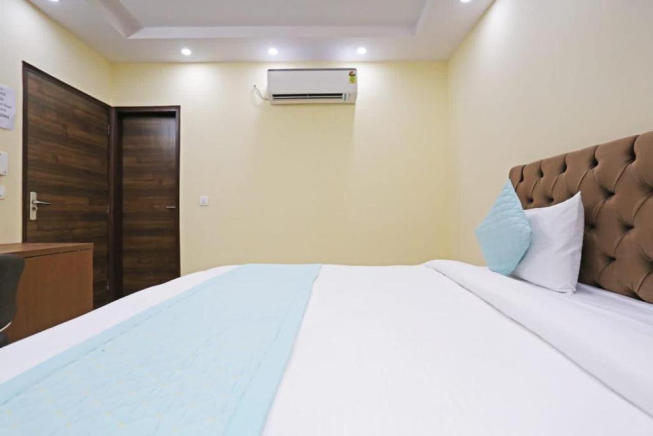 Hotel Mannat Bhera Enclave Neu-Delhi Exterior foto